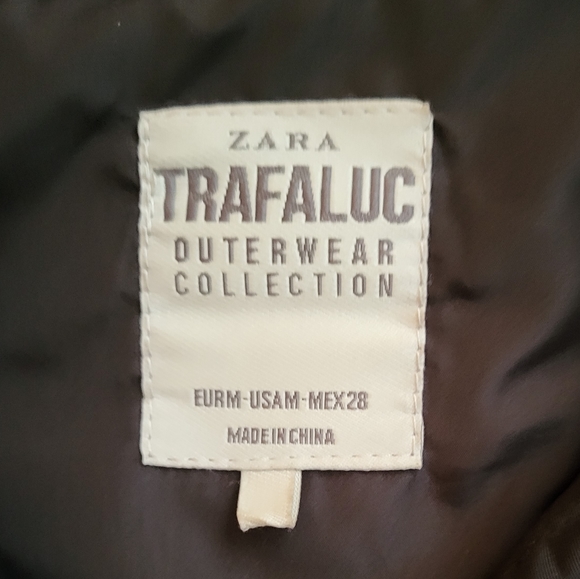 ZARA Vest with Faux Fur Trimmed Hood Medium - Picture 6 of 13